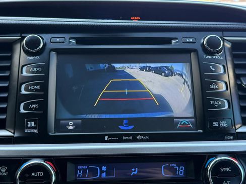 Used 2019 Toyota Highlander Limited Platinum image 38