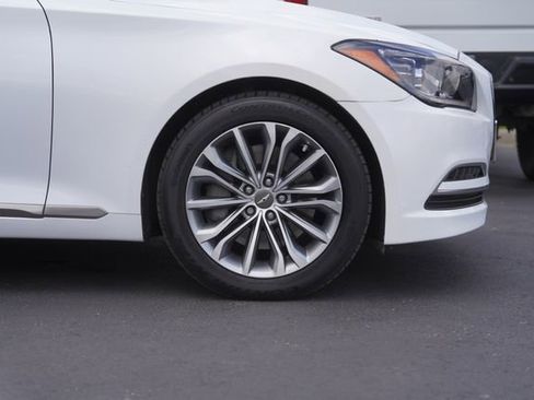 Used 2017 Genesis G80 3.8 RWD image 4