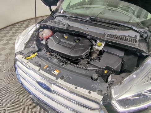 Used 2019 Ford Escape Titanium AWD/4WD image 4