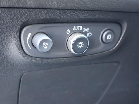 Used 2021 Buick Encore GX Essence w/ Advanced Technology Package image 16