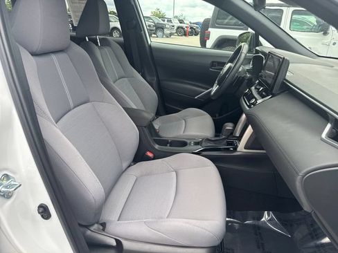 Used 2024 Toyota Corolla Cross AWD Hybrid image 29