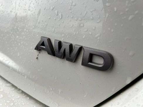 Used 2024 Nissan Altima 2.5 SV w/ SV Premium Package image 9