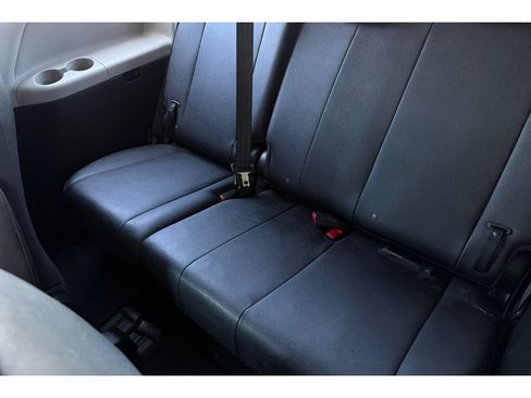 Used 2017 Toyota Sienna SE w/ SE Preferred Package FWD image 16