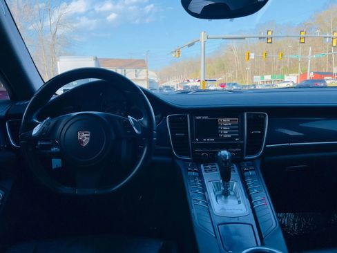 Used 2011 Porsche Panamera image 19
