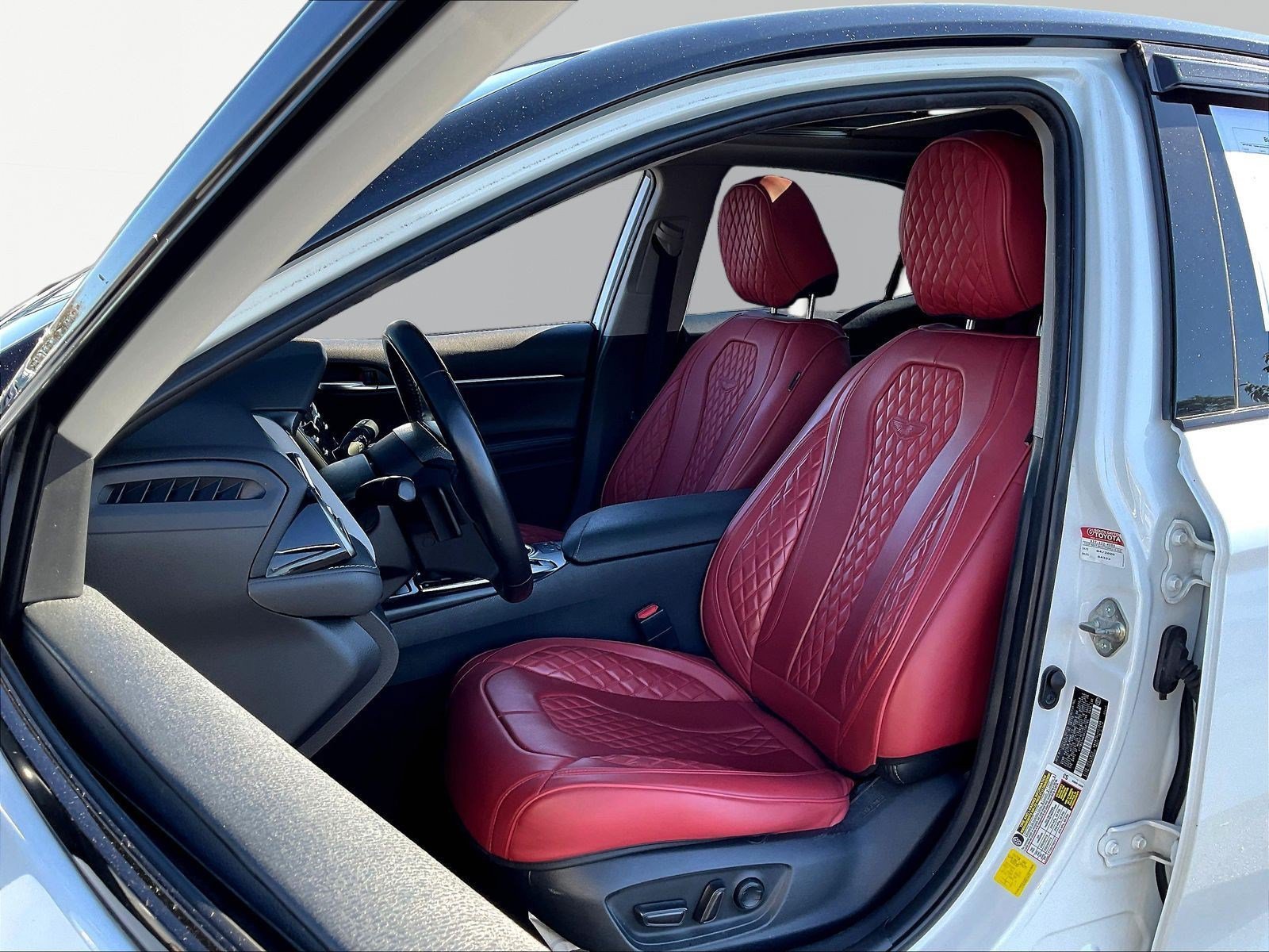 Used 2019 Toyota Camry XSE FWD image 21