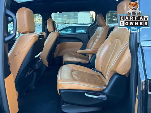 Used 2021 Chrysler Pacifica Pinnacle image 28
