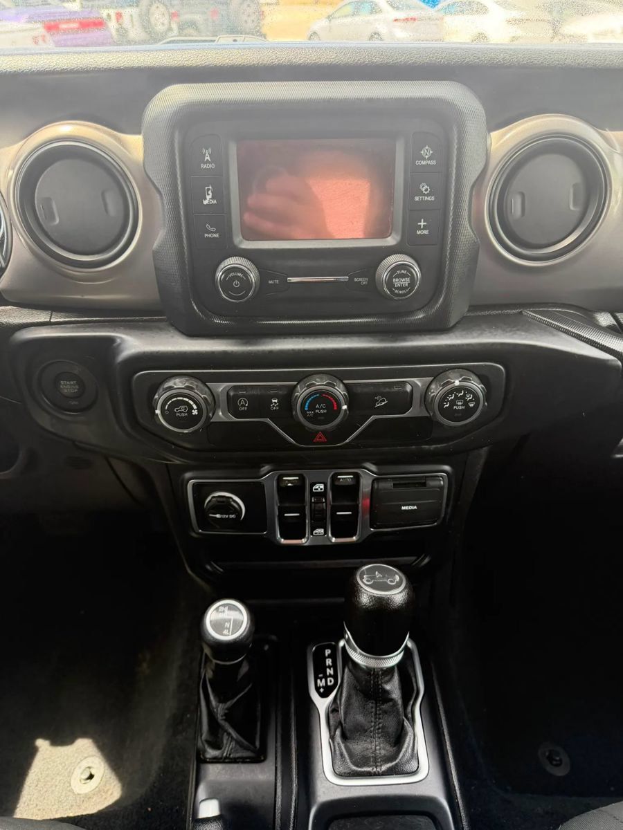 Used 2018 Jeep Wrangler Unlimited Sport S AWD/4WD image 12