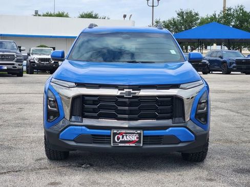 Used 2025 Chevrolet Equinox ACTIV w/ Safety and Technology Package image 2