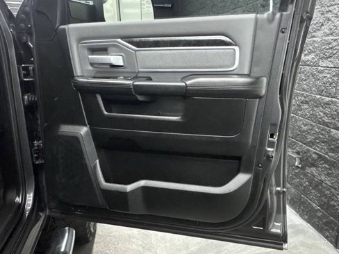 Used 2019 RAM 2500 Big Horn RWD image 33