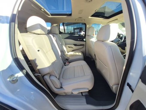 Used 2021 GMC Acadia Denali w/ Denali Ultimate Package image 15