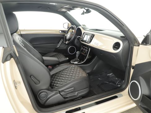 Used 2019 Volkswagen Beetle 2.0T Final Edition SEL image 12