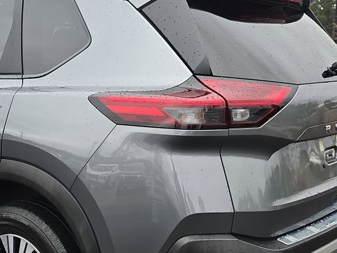 Used 2023 Nissan Rogue SV w/ SV Premium B Package image 34