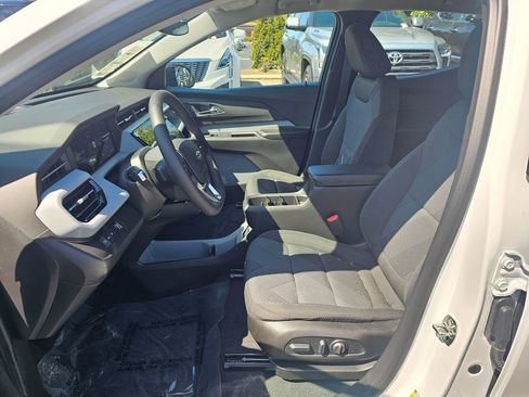 New 2027 Chevrolet Bolt LT w/ Comfort Package FWD image 20