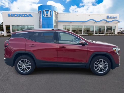 Used 2023 GMC Terrain SLT AWD/4WD image 6