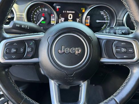 Used 2021 Jeep Wrangler Unlimited Sahara AWD/4WD image 13