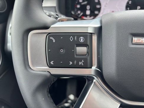 New 2025 Land Rover Discovery Dynamic SE image 27