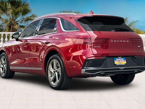 Used 2026 Genesis GV70 2.5T Select image 7