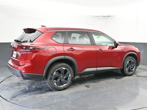 Used 2025 Nissan Rogue SV AWD/4WD image 11