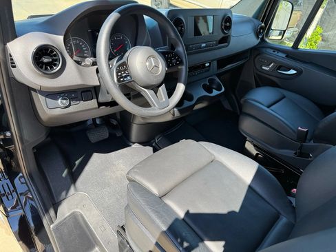 Used 2023 Mercedes-Benz Sprinter 3500 image 57