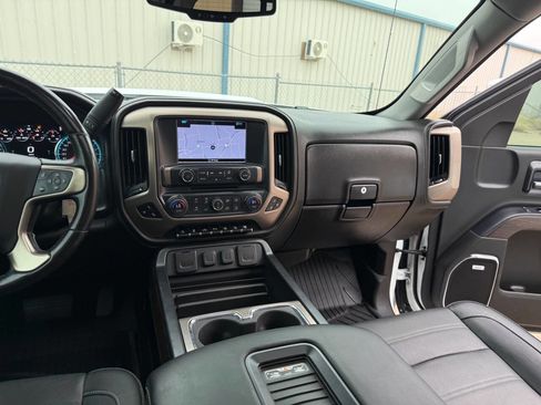 Used 2019 GMC Sierra 2500 Denali w/ Duramax Plus Package AWD/4WD image 30