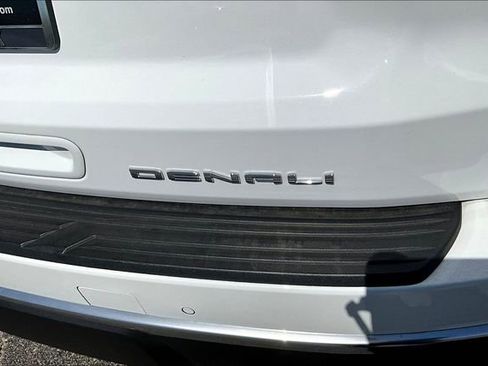 Used 2023 GMC Yukon XL Denali w/ Denali Reserve Package AWD/4WD image 24