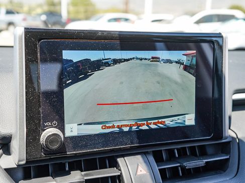 Used 2025 Toyota RAV4 XLE FWD image 25