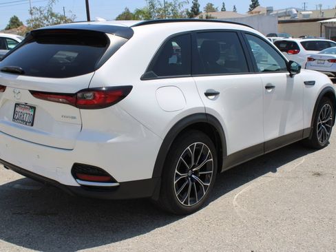 Used 2025 MAZDA CX-70 Plug-In Hybrid w/ Premium Plus AWD/4WD image 4
