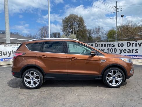 Used 2017 Ford Escape Titanium w/ Canadian Touring Package AWD/4WD image 2
