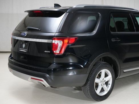 Used 2017 Ford Explorer XLT w/ Equipment Group 201A image 18