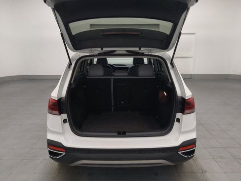 Used 2023 Volkswagen Taos SE w/ Panoramic Sunroof Package FWD image 29