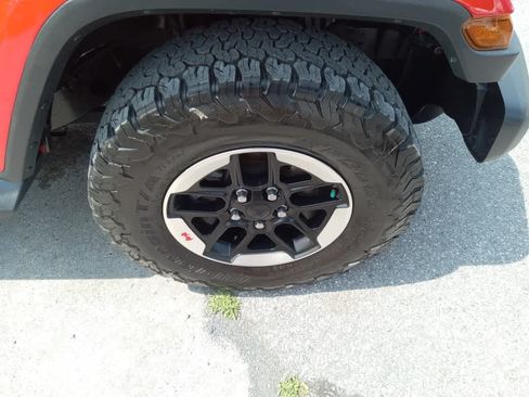 Used 2018 Jeep Wrangler Unlimited Sahara AWD/4WD image 8