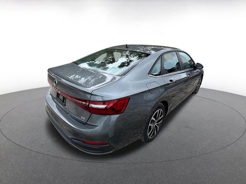 Used 2025 Volkswagen Jetta SE image 5