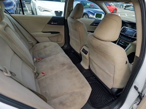Used 2016 Honda Accord EX image 30