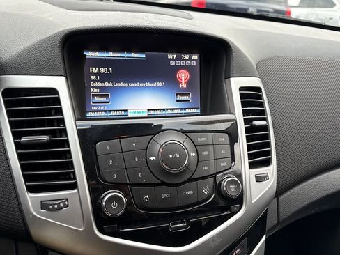 Used 2016 Chevrolet Cruze LT w/ Technology Package image 13