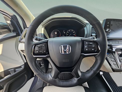 Used 2025 Honda Odyssey Elite image 24