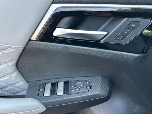 New 2025 Mitsubishi Outlander SEL image 12