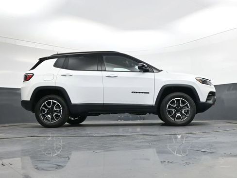 Used 2024 Jeep Compass Trailhawk image 34
