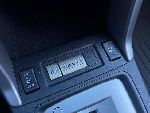 Used 2017 Subaru Forester 2.5i Premium w/ All-Weather Package AWD/4WD image 16