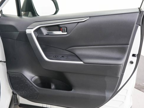 Used 2022 Toyota RAV4 XLE Premium AWD/4WD image 12