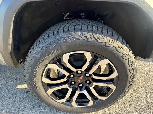 New 2026 GMC Canyon AT4 w/ Technology Plus Package AWD/4WD image 10