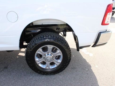 Used 2024 RAM 2500 Big Horn AWD/4WD image 4