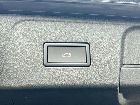 New 2026 Volkswagen Atlas Peak Edition image 19