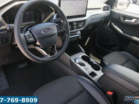 Used 2024 Ford Escape SE image 10