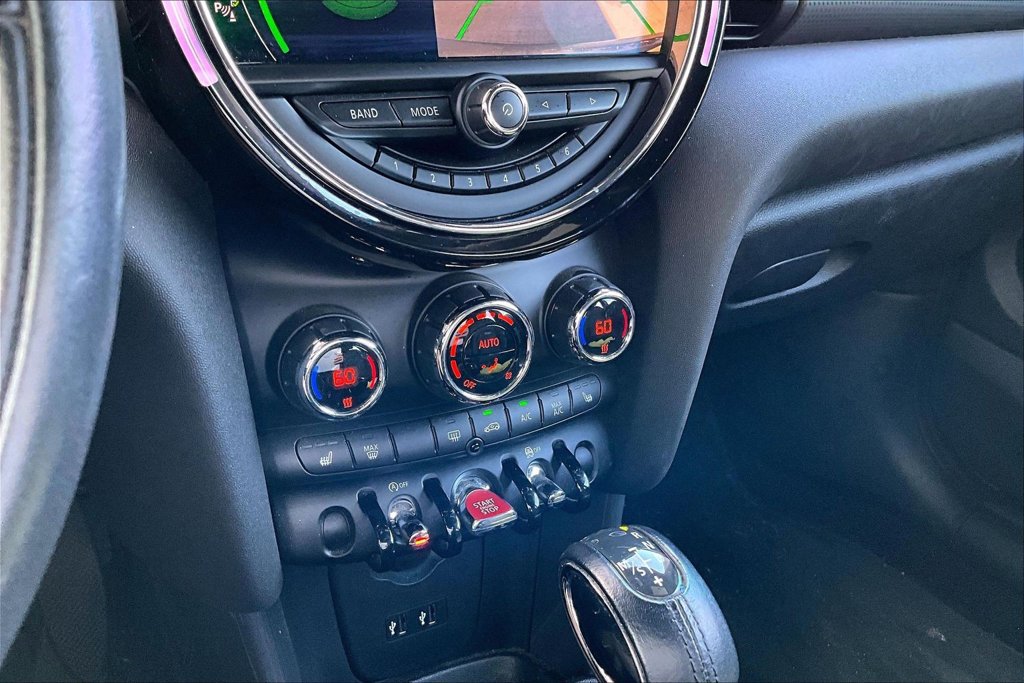 Used 2019 MINI Cooper 2-Door Hardtop w/ Signature Upholstery Package FWD image 29