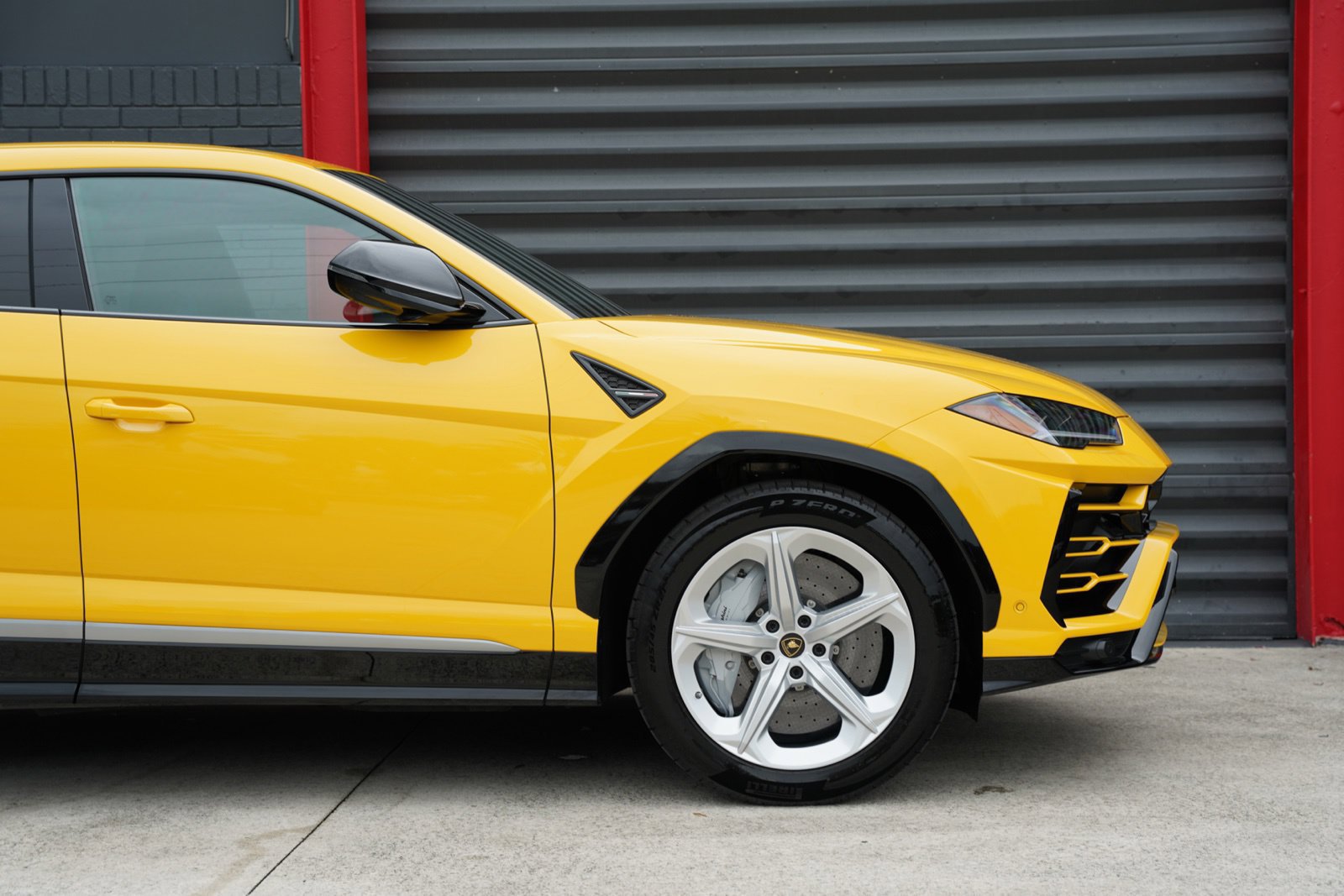 Used 2021 Lamborghini Urus AWD/4WD image 4