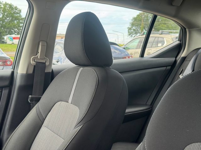 Used 2025 Nissan Sentra SV FWD image 10