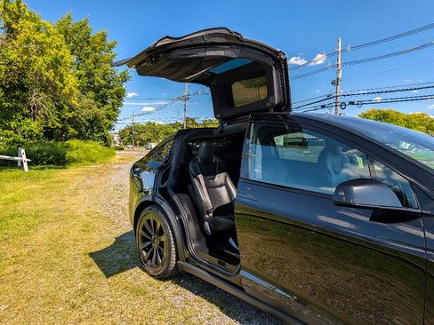 Used 2022 Tesla Model X Plaid AWD/4WD image 12
