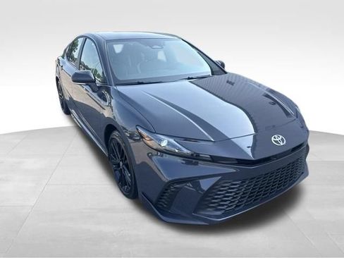 Used 2025 Toyota Camry SE FWD image 7