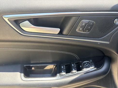 Used 2020 Ford Edge Titanium w/ Equipment Group 301A FWD image 17