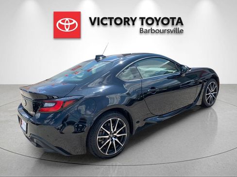 Used 2023 Toyota GR86 RWD image 7